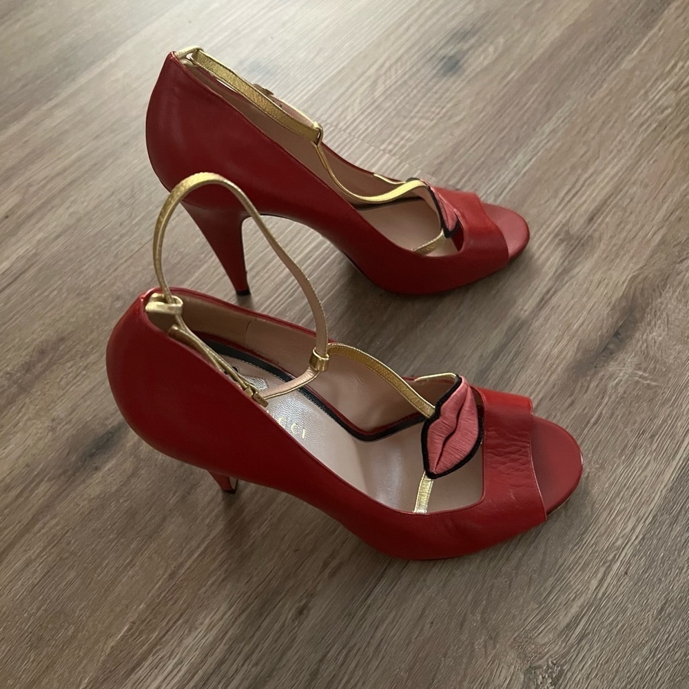 GUCCI X DISNEY Molina Lips Applique Strap Heels in Red Sz 11 US - Picture 6 of 12